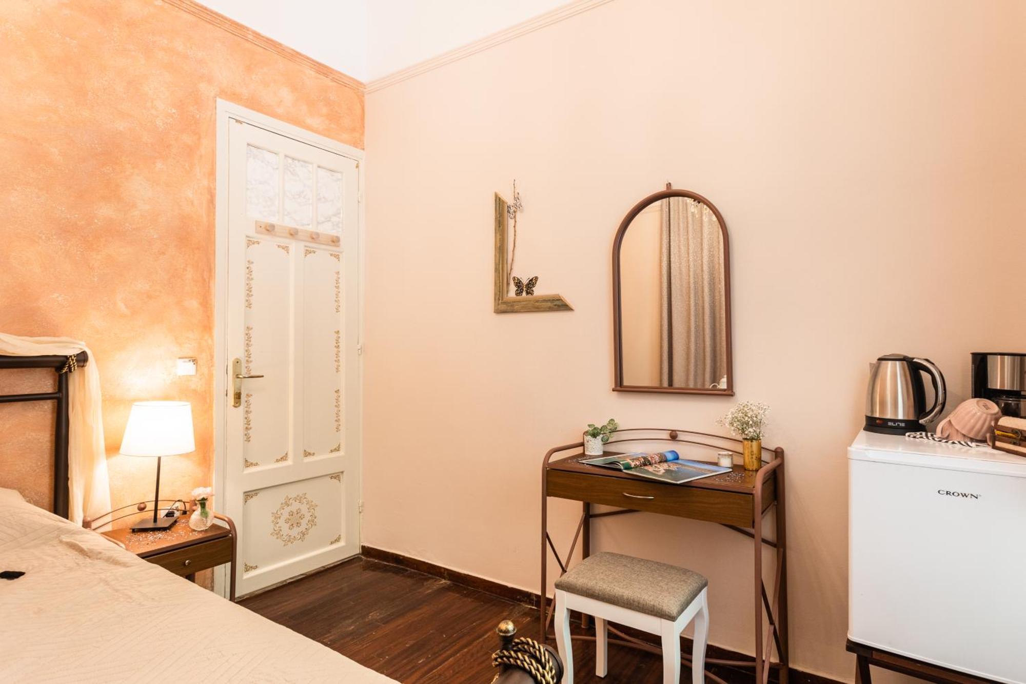Alegria Simple Economy Rooms Athena Bagian luar foto