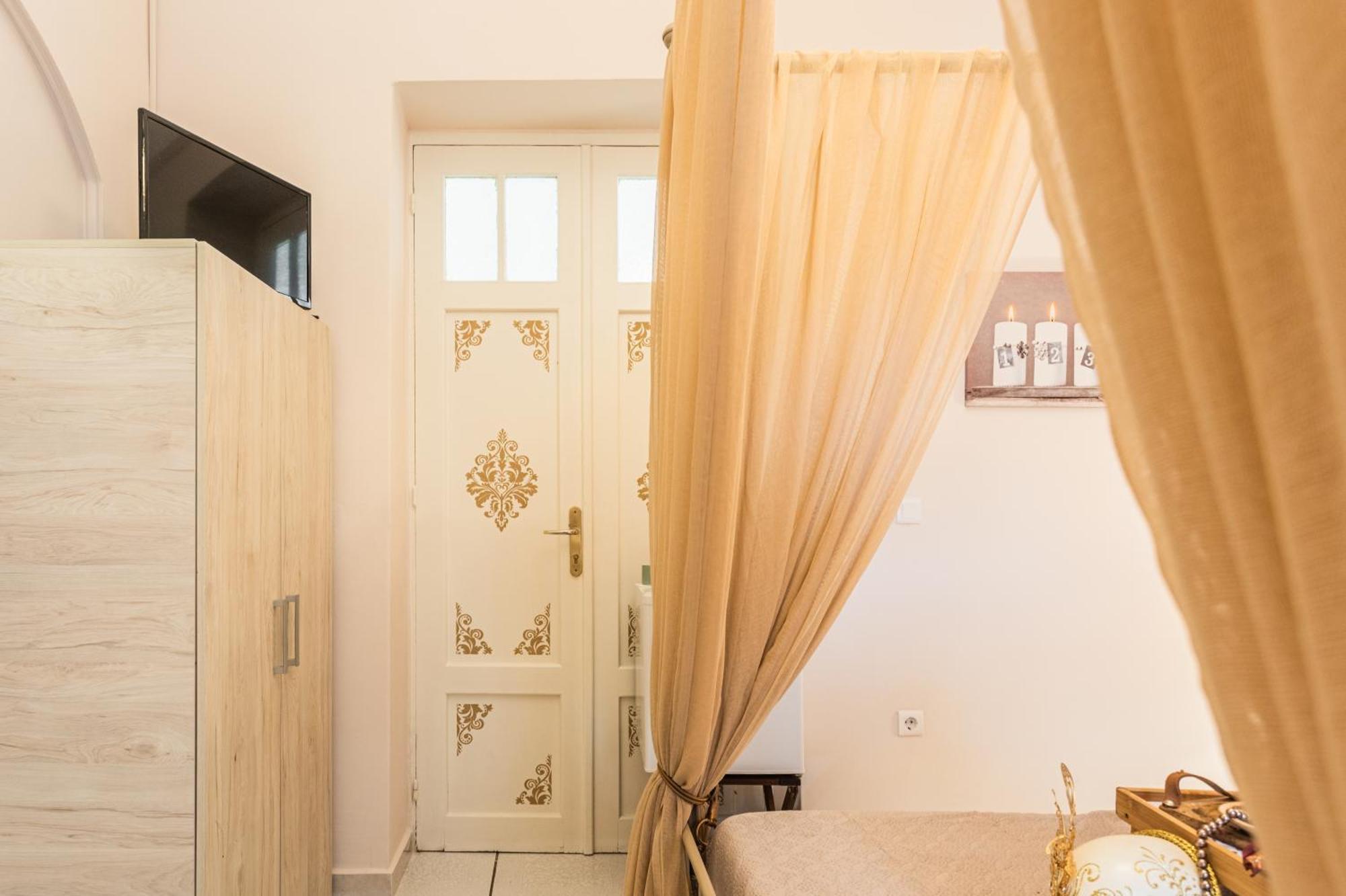 Alegria Simple Economy Rooms Athena Bagian luar foto