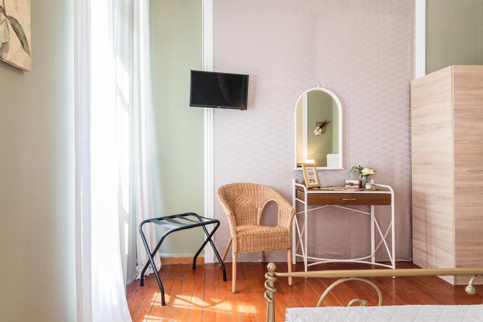 Alegria Simple Economy Rooms Athena Bagian luar foto